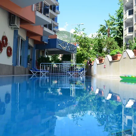 Kleopatra Balik אלאניה